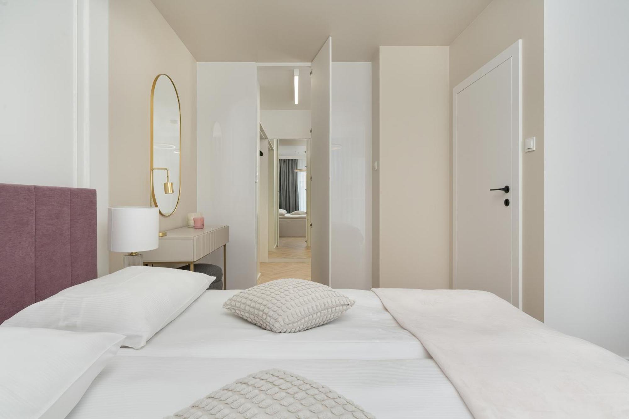 Elegancki Apartament Z Parkingiem Blisko Starego Miasta By Noclegi Renters Wrocław Exterior foto